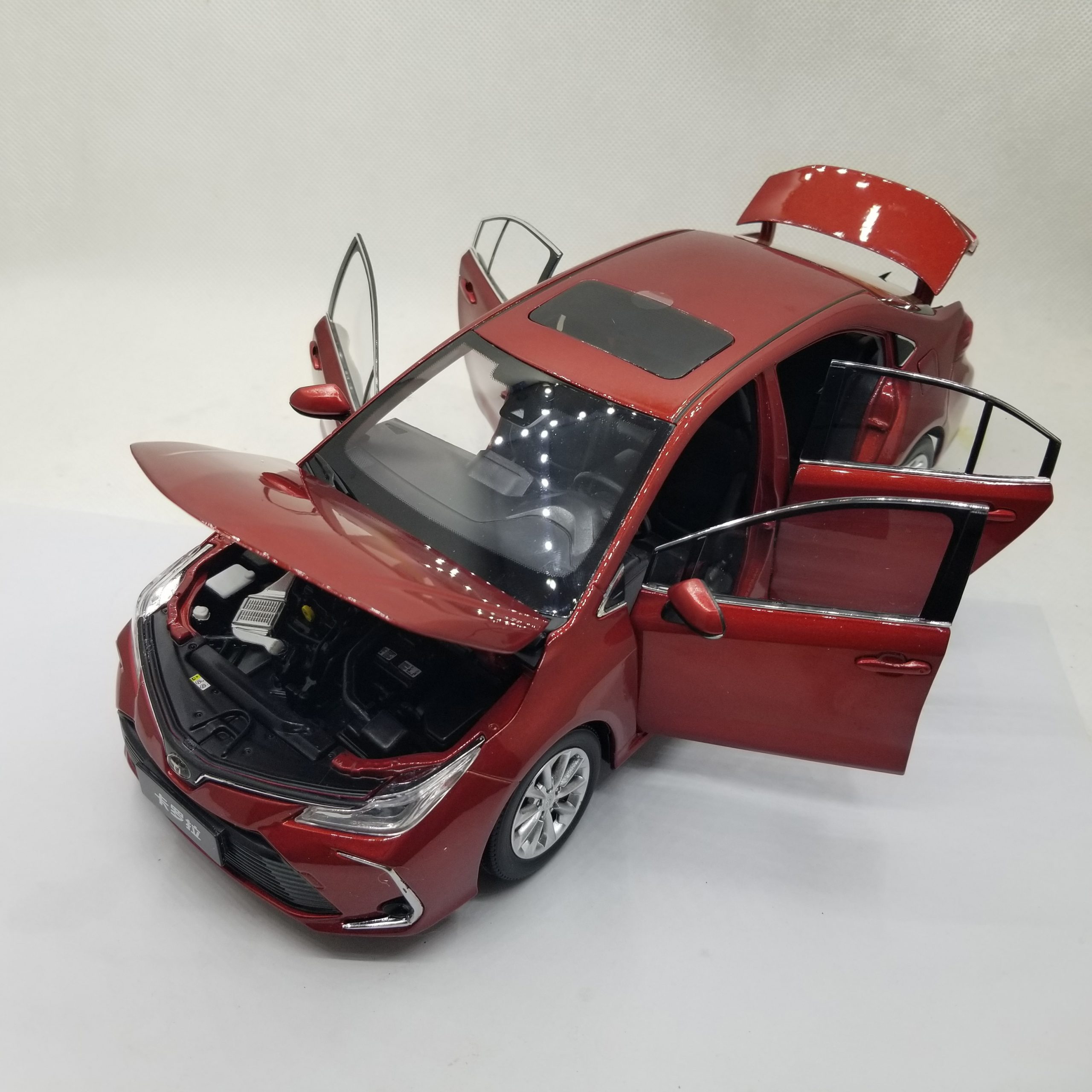 1:18 Diecast Model for Toyota Corolla 2019 Red Sedan Alloy Toy Car Miniature Collection Gifts Hot Selling Altis 1:18 Diecast Model for Toyota Corolla 2019 Red Sedan Alloy Toy Car Miniature Collection Gifts Hot Selling Altis