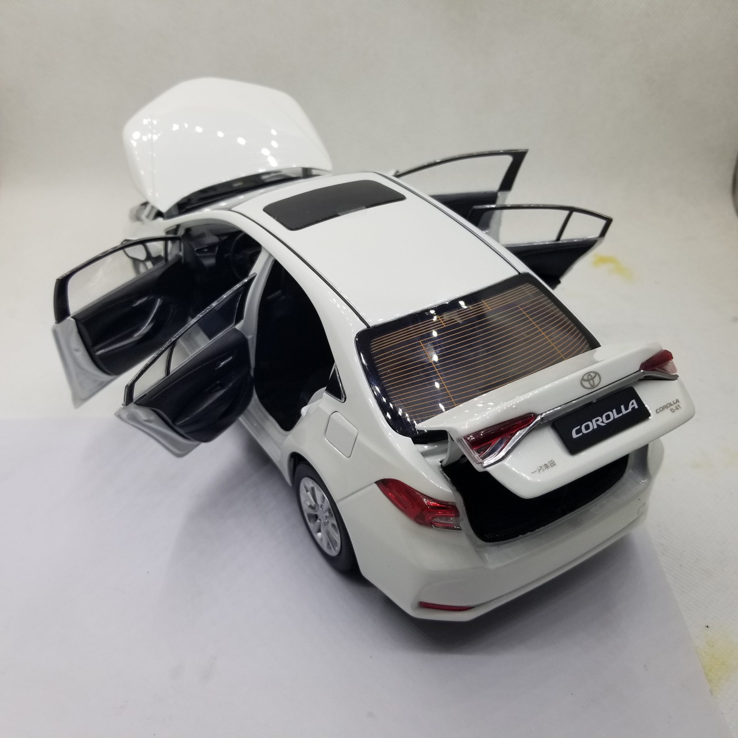 1:18 Diecast Model for Toyota Corolla 2019 White Sedan Alloy Toy Car Miniature Collection Gifts Hot Selling Altis 1:18 Diecast Model for Toyota Corolla 2019 White Sedan Alloy Toy Car Miniature Collection Gifts Hot Selling Altis